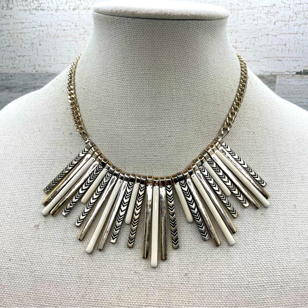 THE LIMITED White, Gold tone Egyptian-style Necklace Vintage 16”-18” Statement